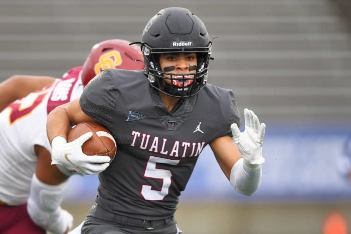 Tualatin.Central-Catholic.6A-football-final.Leon-Neuschwander.11